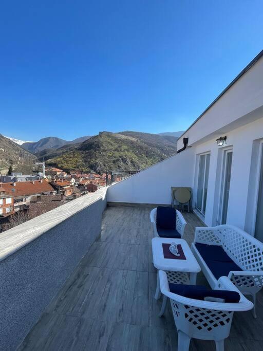 Penthouse With Castle View Apartment Prizren Exterior photo